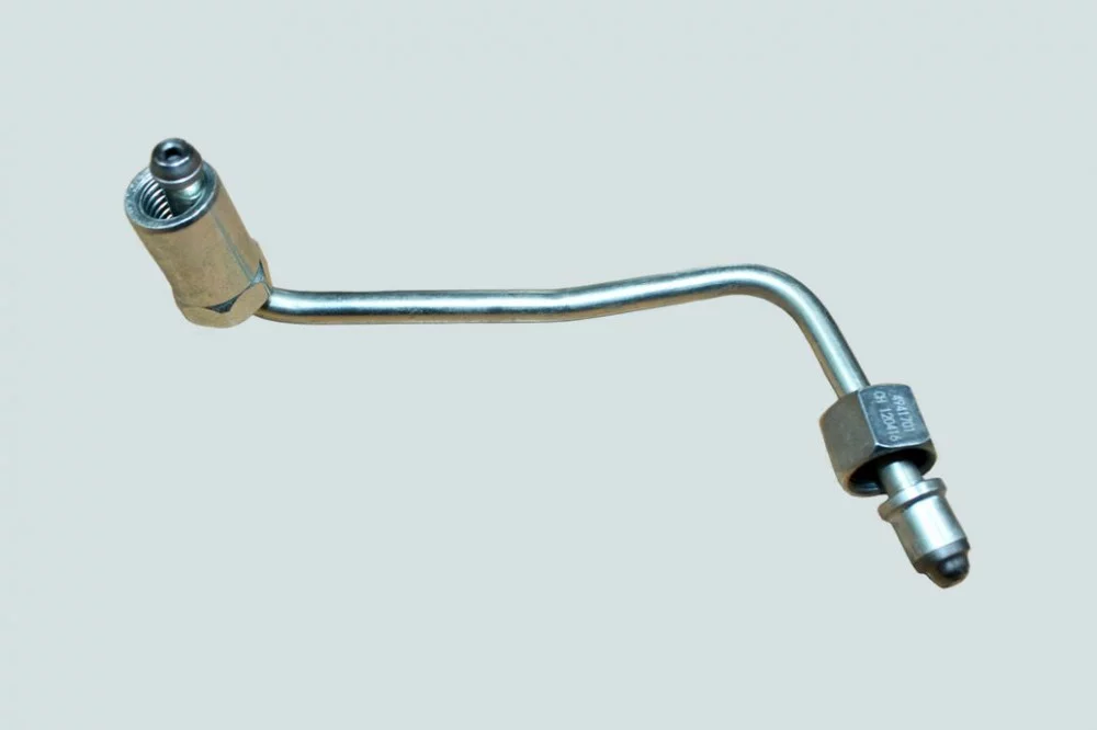 фото трубка топливная форсунки (2, 4 цилиндров) isf3.8 4941701 